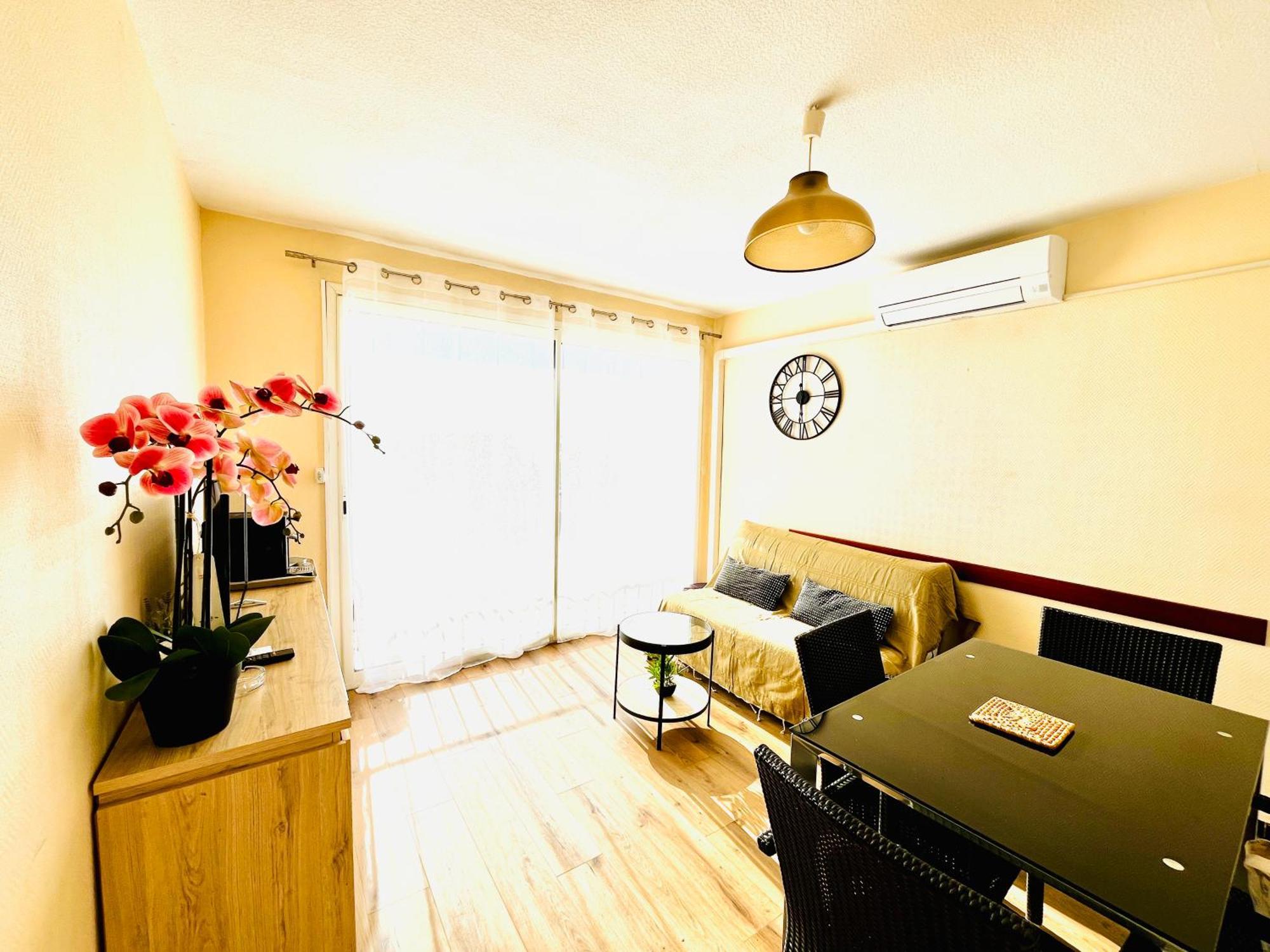 Appartement Les Sables De - T2 A 50m De La - Clim, Wifi *